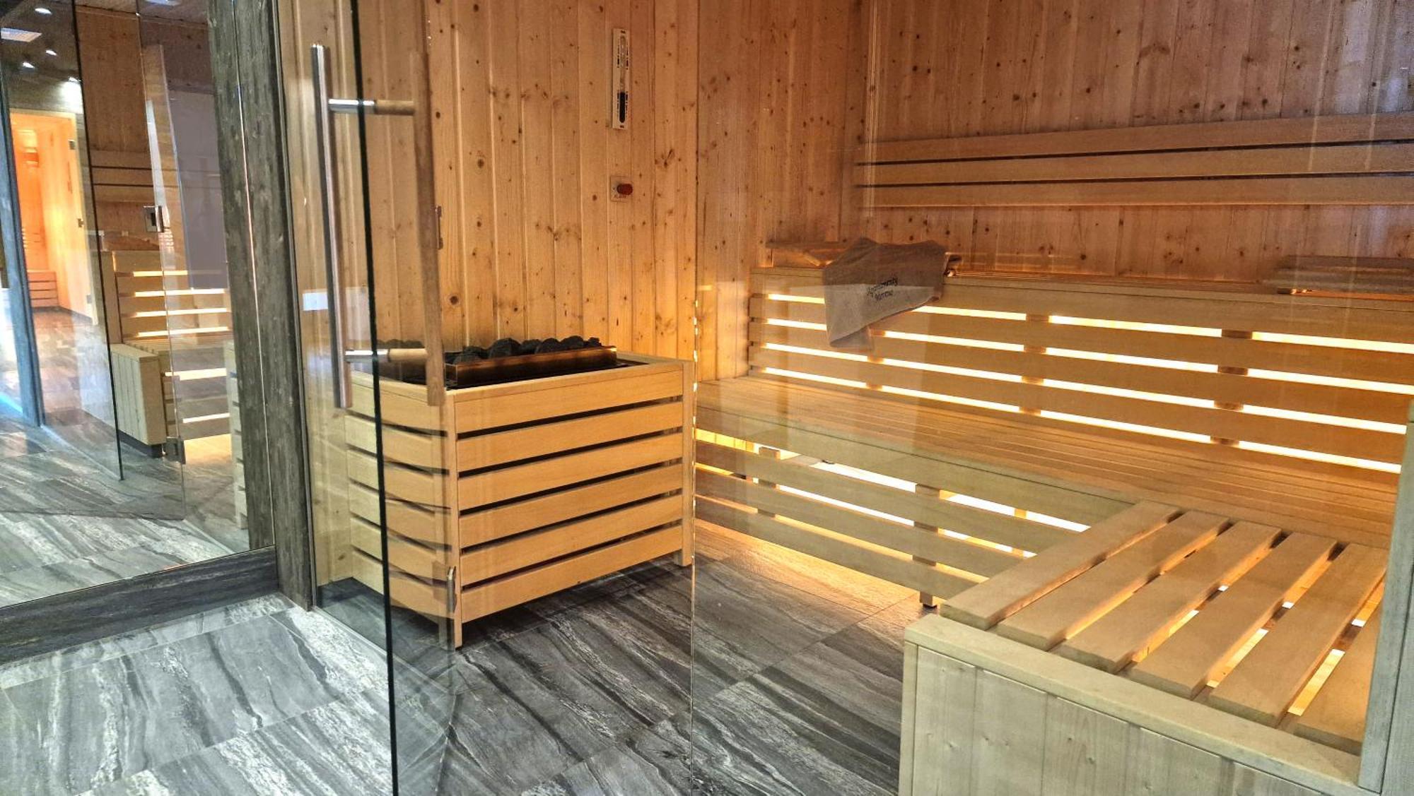 Moreno Kasprowicza 20 C Basen Sauny Fitness *